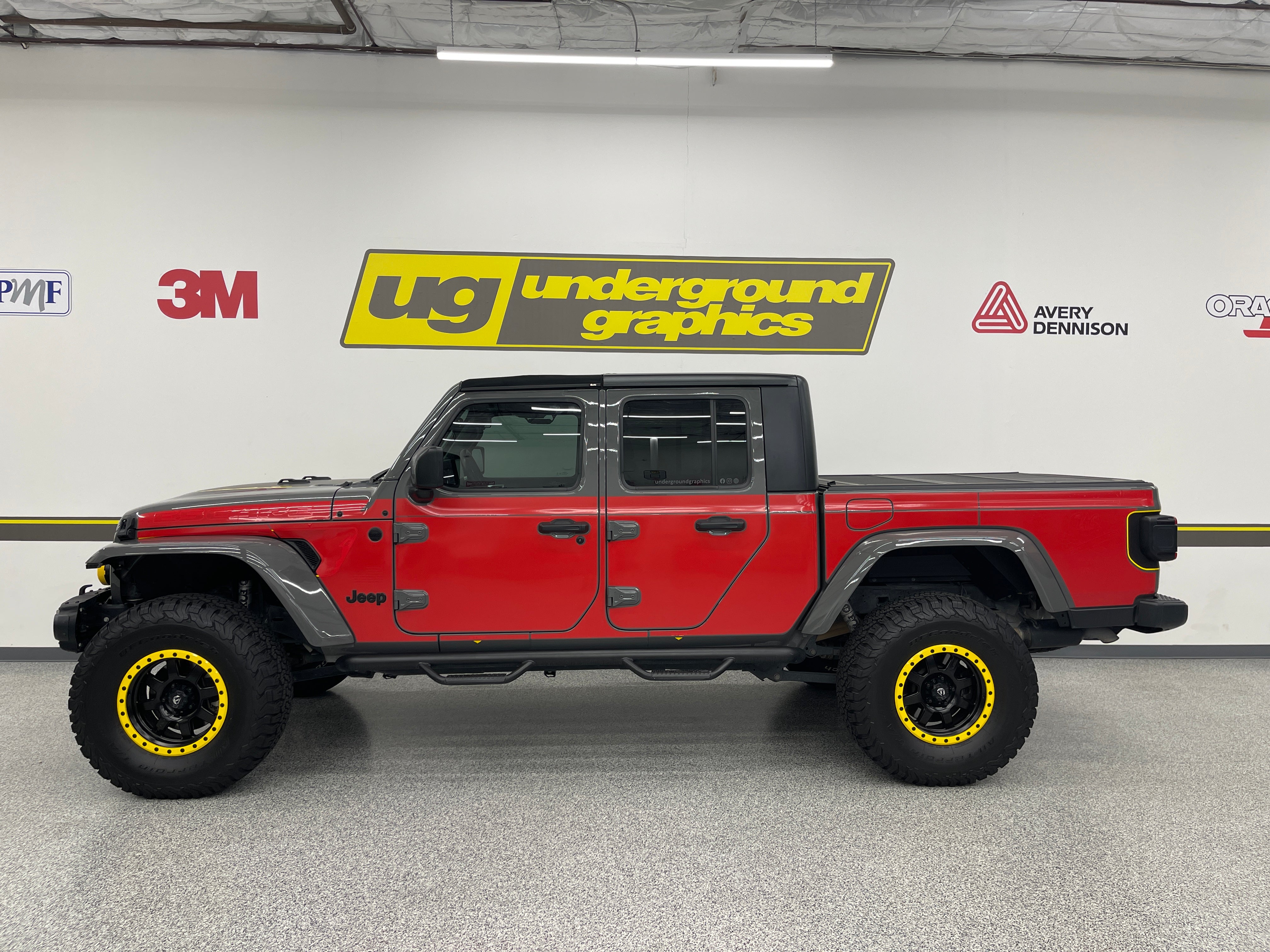 トラップマニュアルクレイコンペティター Jeep Trail Guard (Gladiator) — Underground Graphics