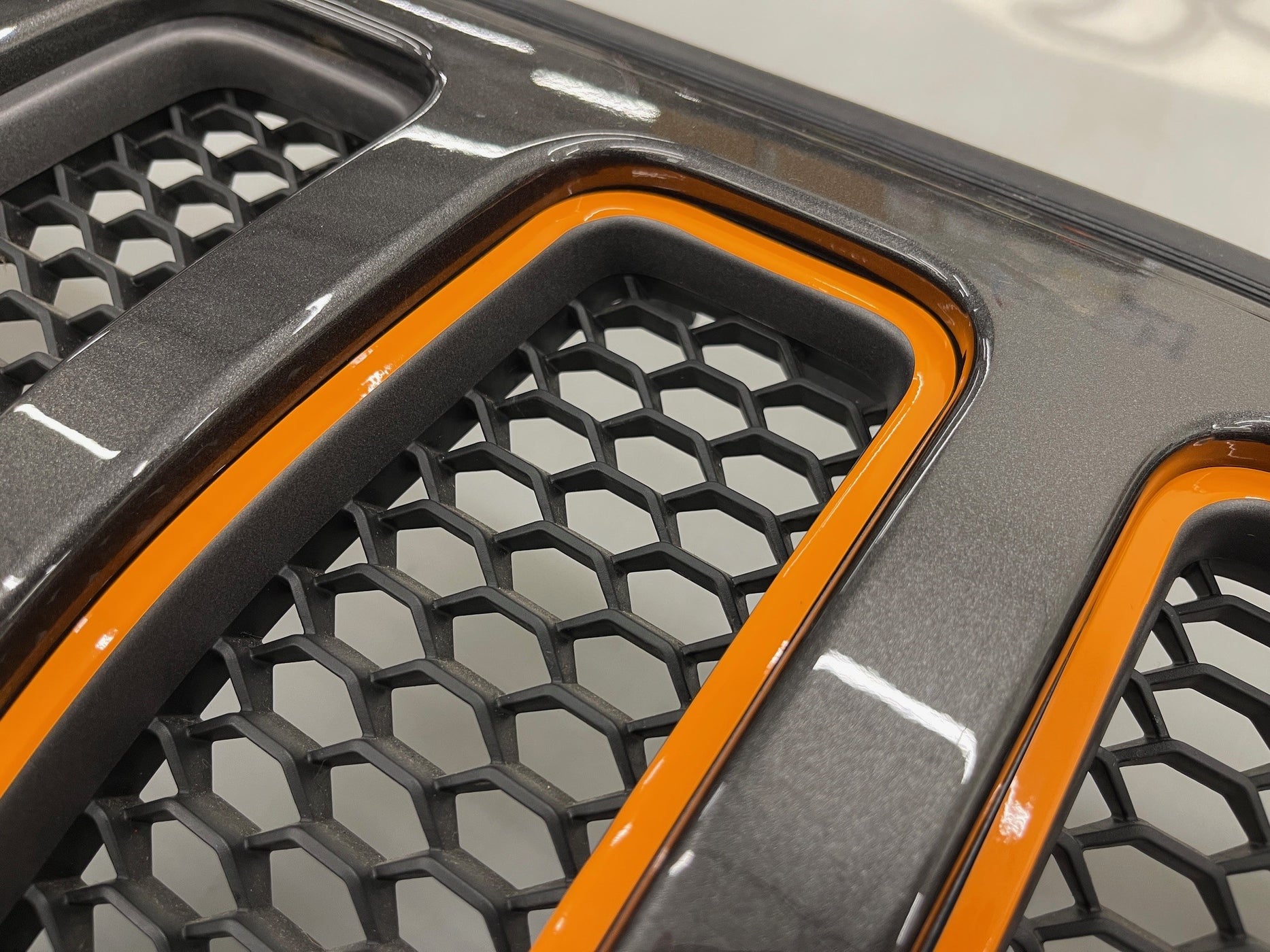 Jeep JL/JLU Grill Pinstripe Inlays (Multi-Piece Grill - WITH Trim Ring ...