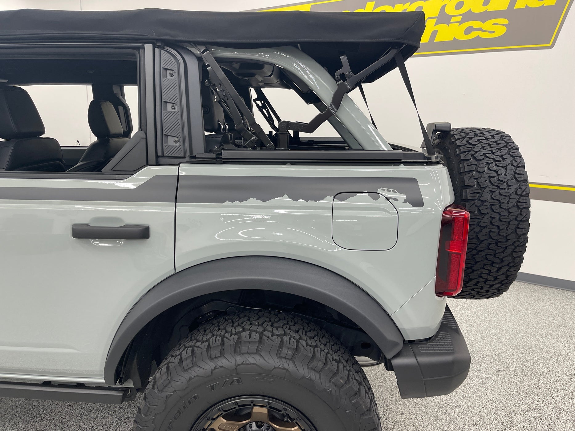 Bronco 2021+ On the Rocks (Pieces) — Underground Graphics